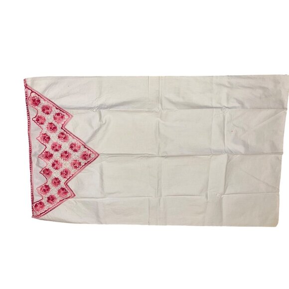 Handmade SET Of Intricate Crochet Floral around Edge Pillowcases - Picture 2 of 5